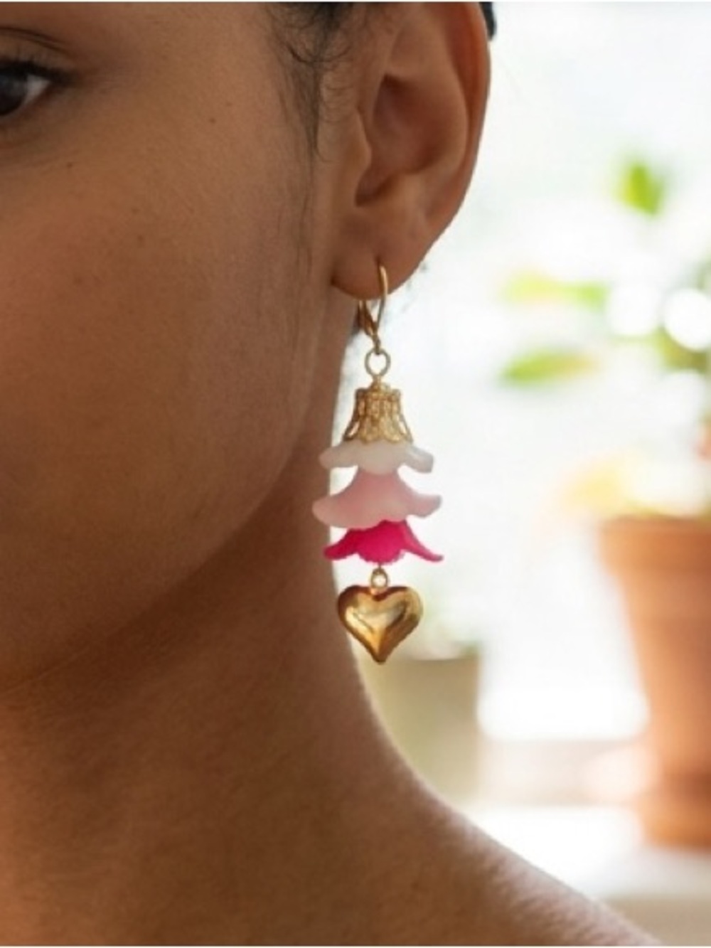 HAND CRAFTED OMBRÉ PINK FLOWER TIERED EARRINGS with Gold Heart Dangles